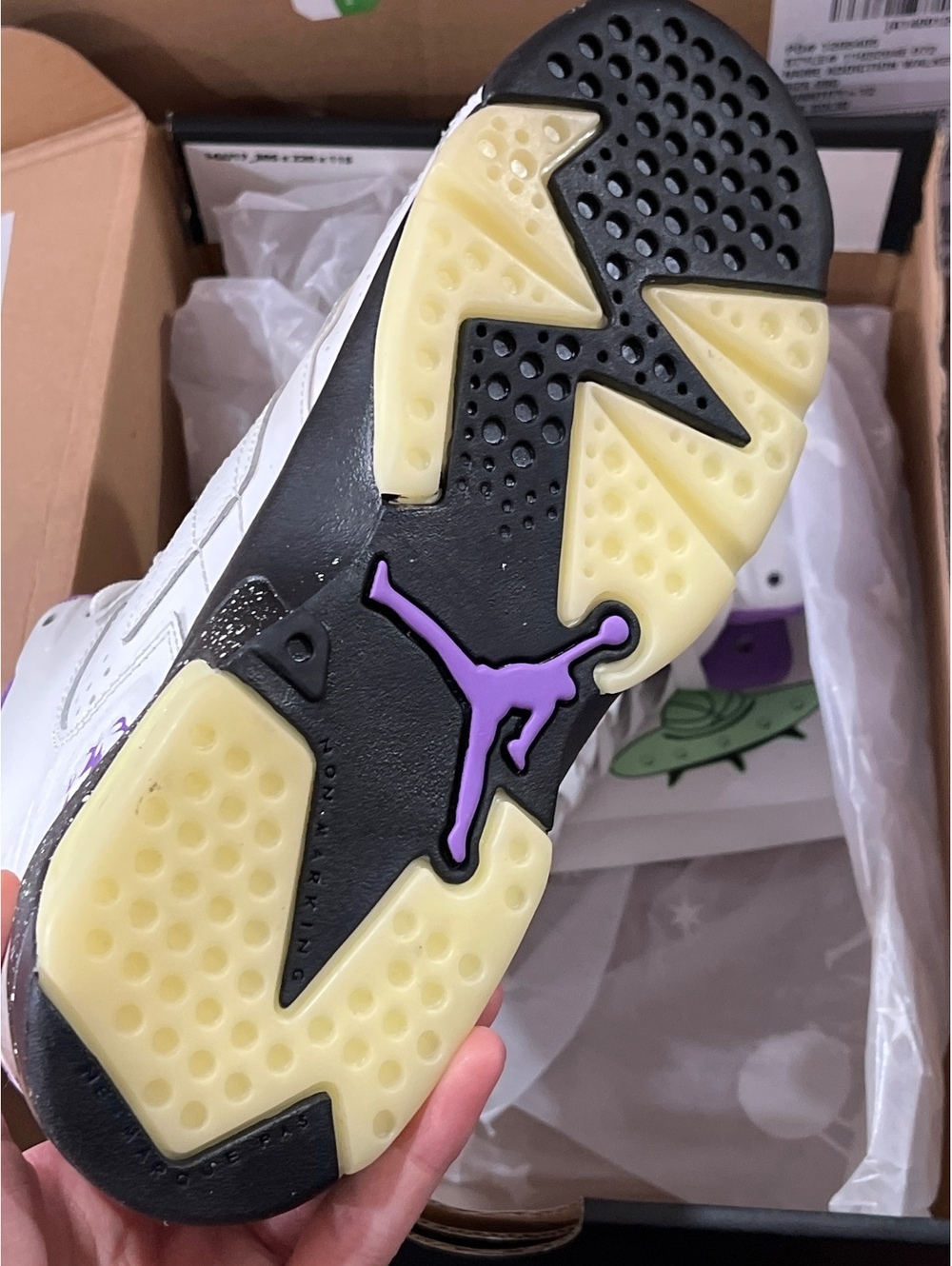 Air Jordan MVP Summit White Raspberry big kids sneakers new - Picture 6 of 8
